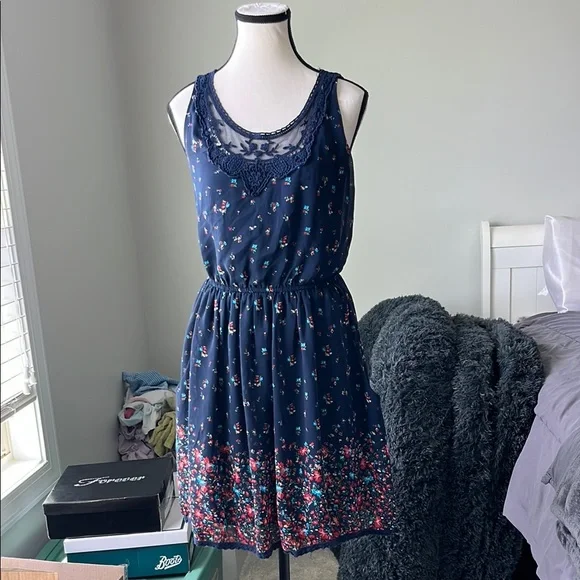 Ultra Pink Floral Sleeveless Dress 💖 - Picture 1 of 10